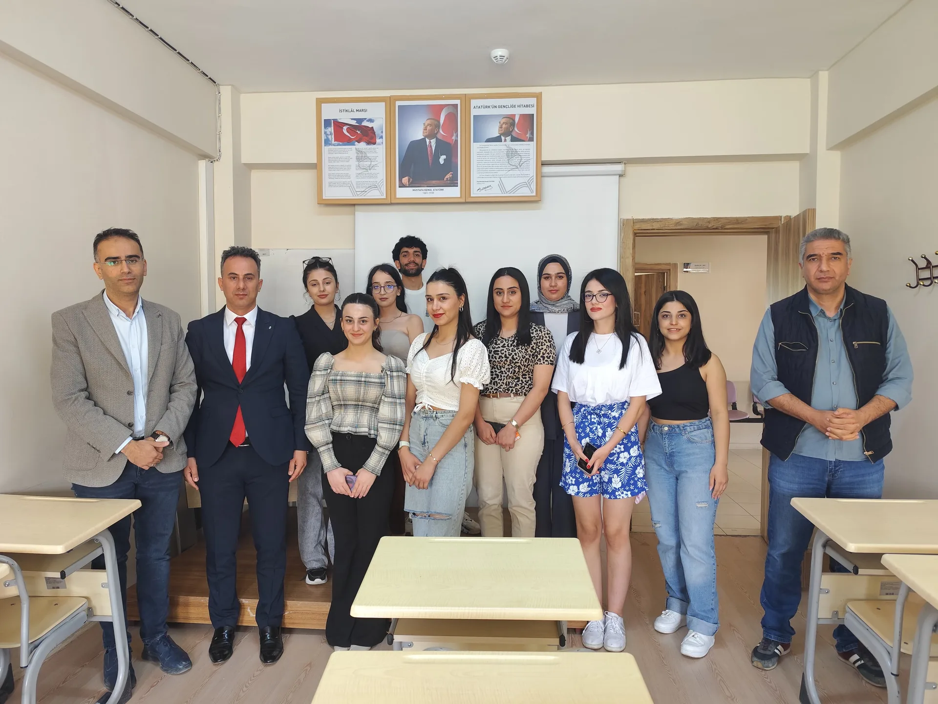 Munzur Üniversitesi Çemişgezek Meslek Yüksek Okulun Da Kariyer Günü Düzenlendi