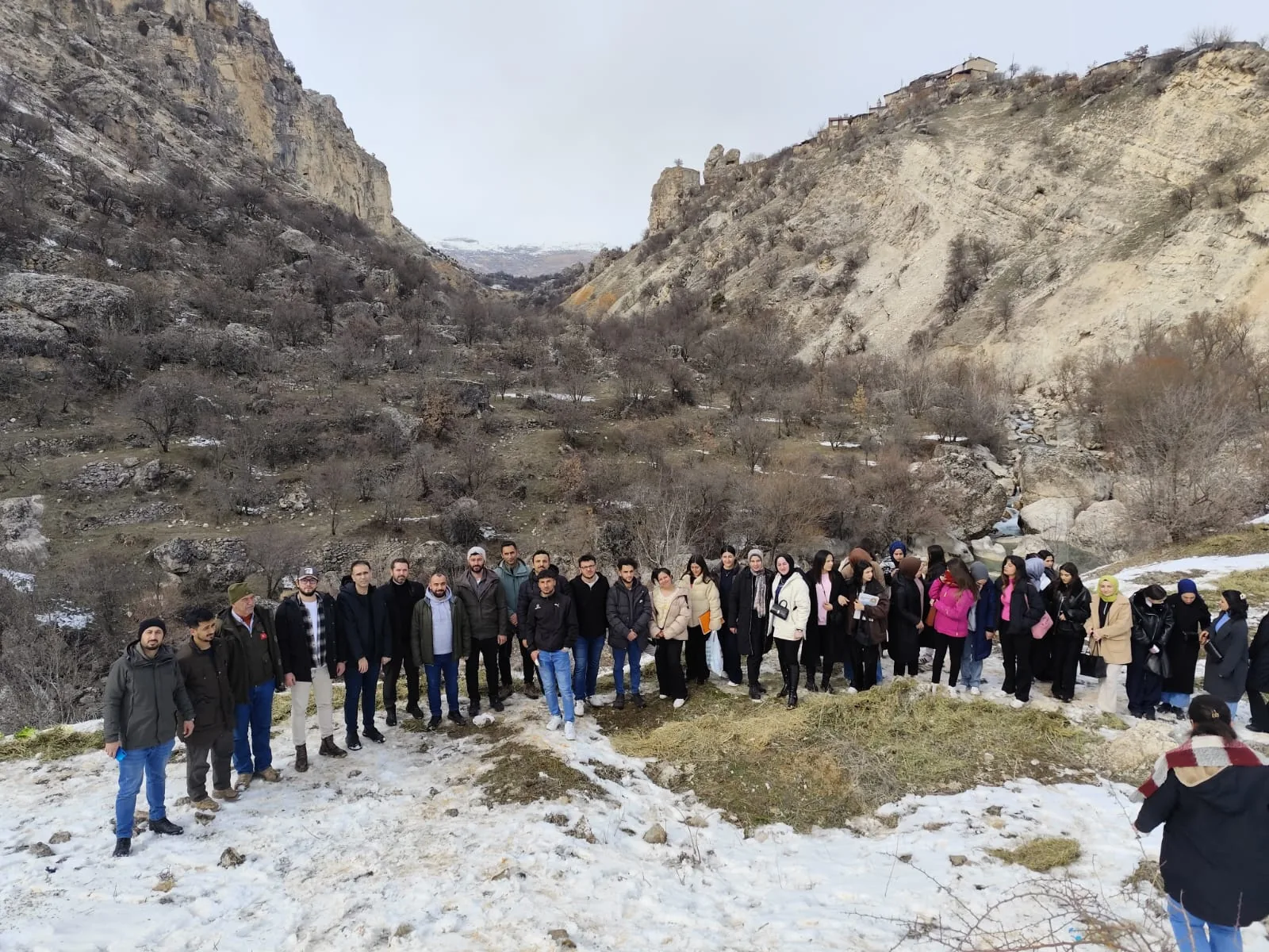 Munzur Üniversitesi'nin Çemişgezek MYO Öğrencilerinden Yaban Hayatına Destek