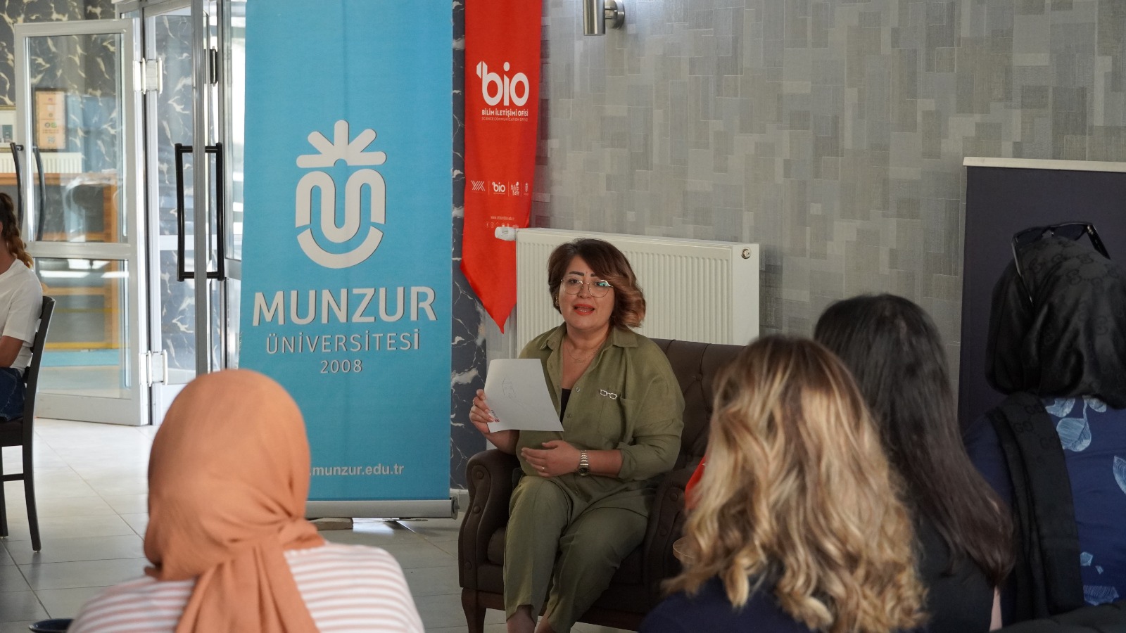 Munzur Üniversitesi’nde "Çocuk Resimleri Analizi” Temalı Bilim Kafe Etkinliğiyle Çocukların Dünyasına Bilimsel Bir Bakış