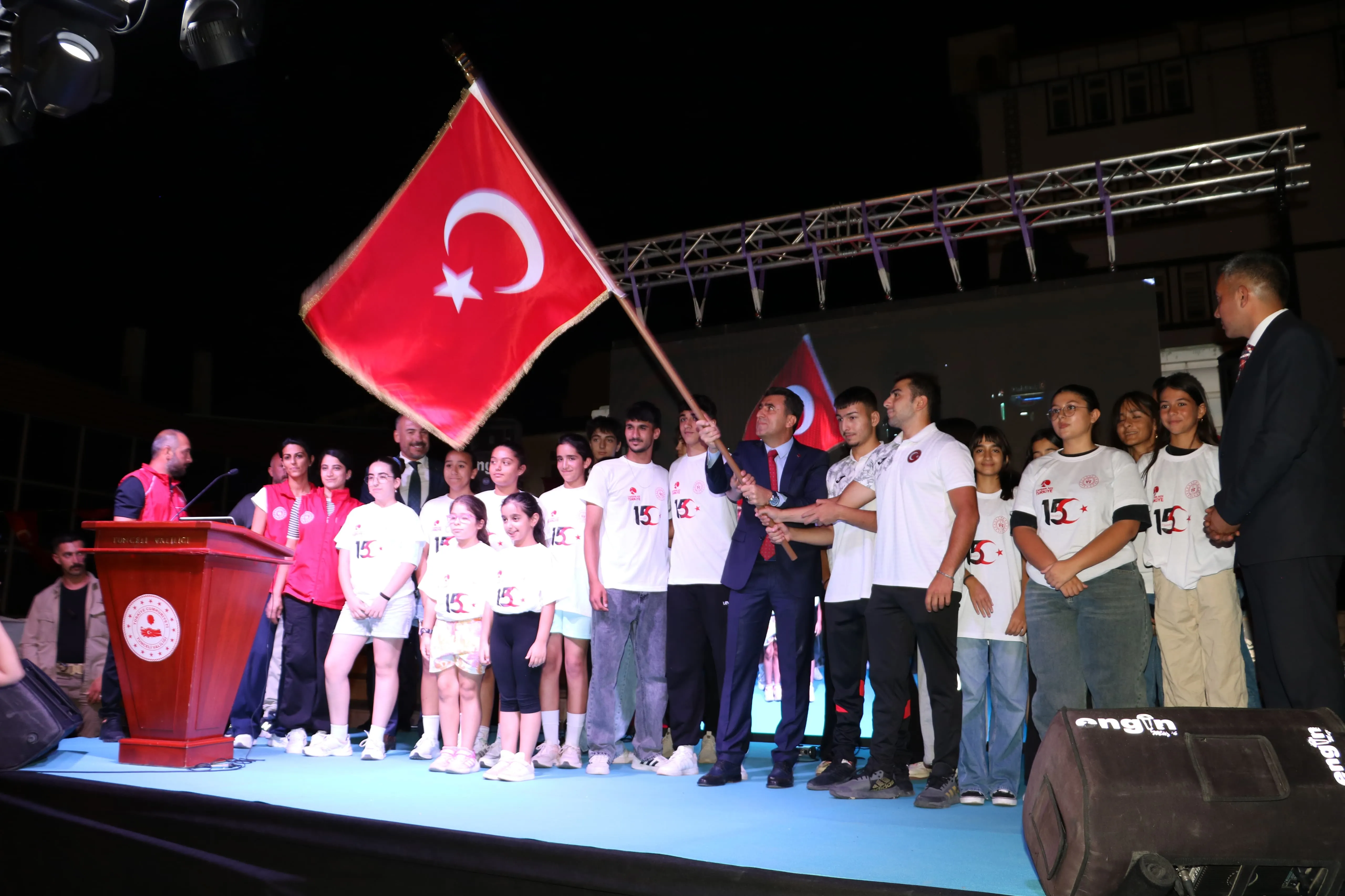 Üniversitemizden 15 Temmuz Demokrasi ve Milli Birlik Günü Nöbetine Katılım Gerçekleştirildi