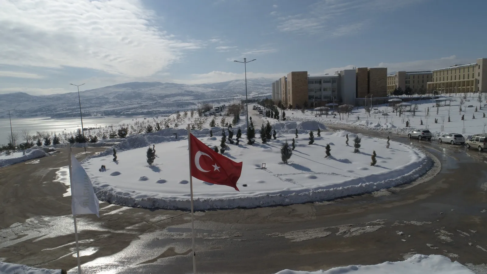 Üniversitemizde Kar Manzaraları