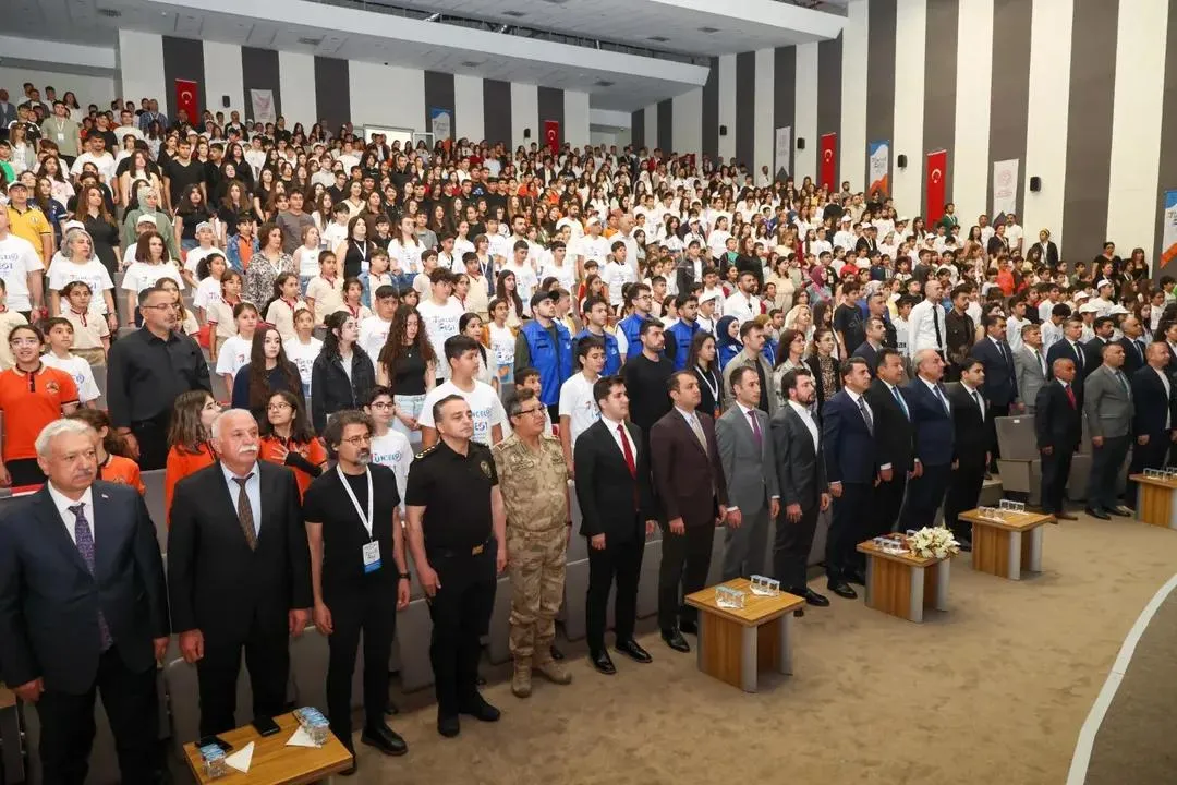 Tunceli Valisi Sayın Şefik AYGÖL ve Rektörümüz Prof. Dr. Kenan PEKER, Munzur Üniversitesi'ndeki TUNCELİFEST Programına Katıldı