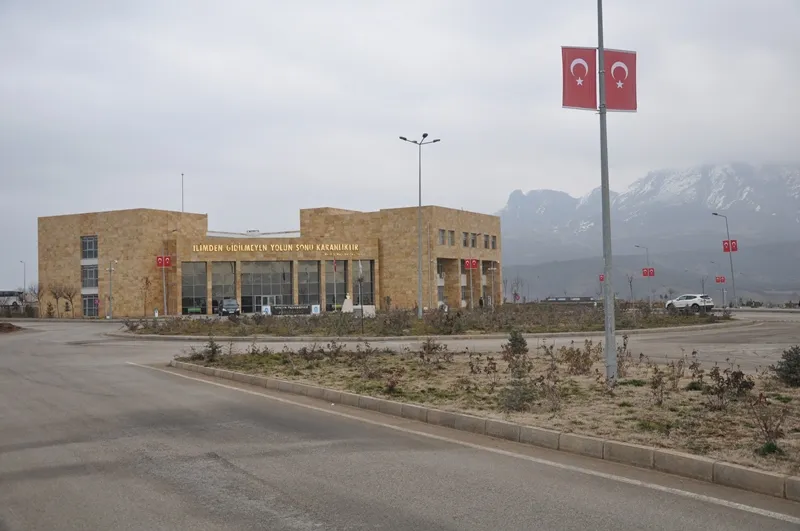 Üniversitemizi Şanlı Bayrağımızla Donattık