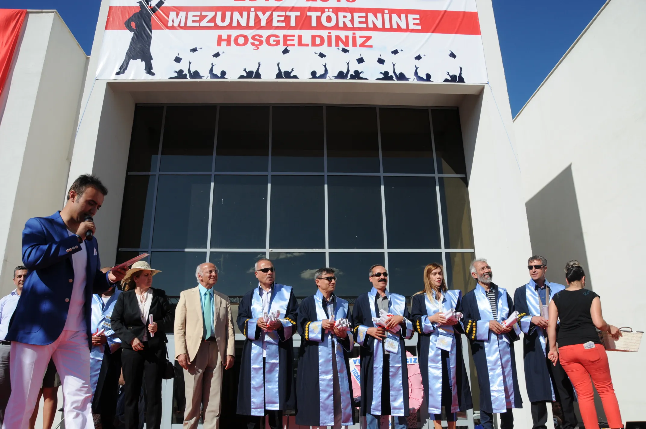 Tunceli Üniversitesi Bir İlke İmza Attı "Tunceli Üniversitesi Dünyada İlk Kez Zaza Dili ve Edebiyatını Öğrencilerini Mezun Etti"