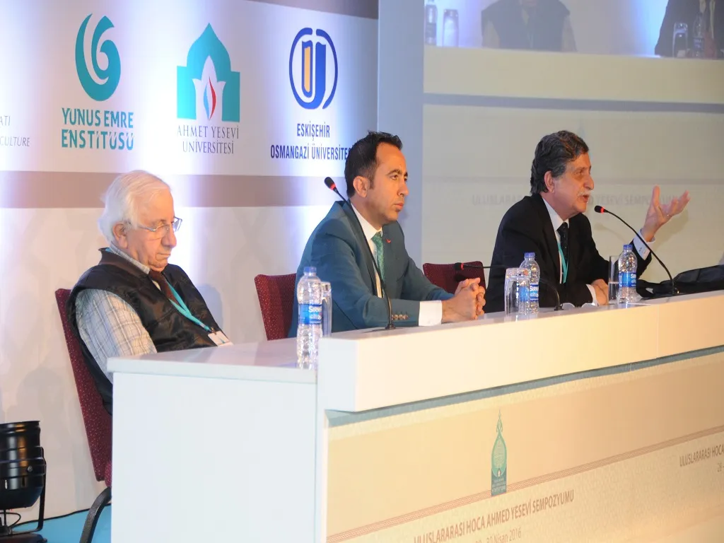 Rektör Prof.Dr. Ubeyde İpek Hoca Ahmet Yesevi Sempozyumuna Katıldı