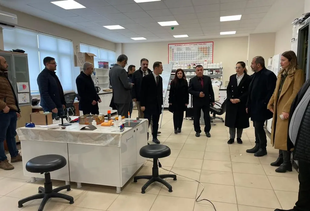 Sanayi Genel Müdürü Prof. Dr. İlker Murat AR, Üniversitemiz Rektörü Prof. Dr. Kenan PEKER’i ziyaret etti.