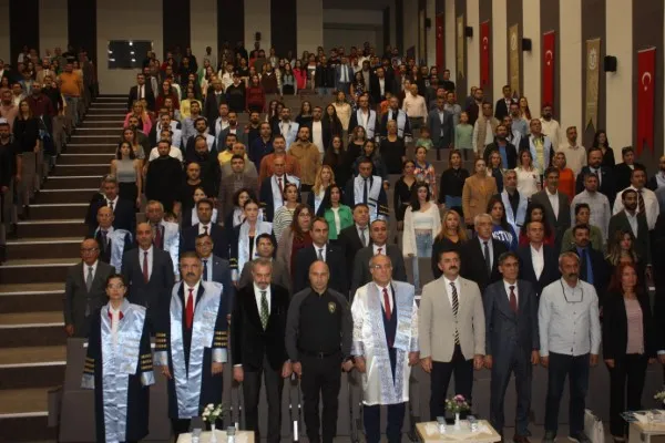 Üniversitemiz Kongre ve Kültür Merkezinde "2023-2024 Eğitim-Öğretim Yılı Akademik Açılış Töreni" Gerçekleştirildi