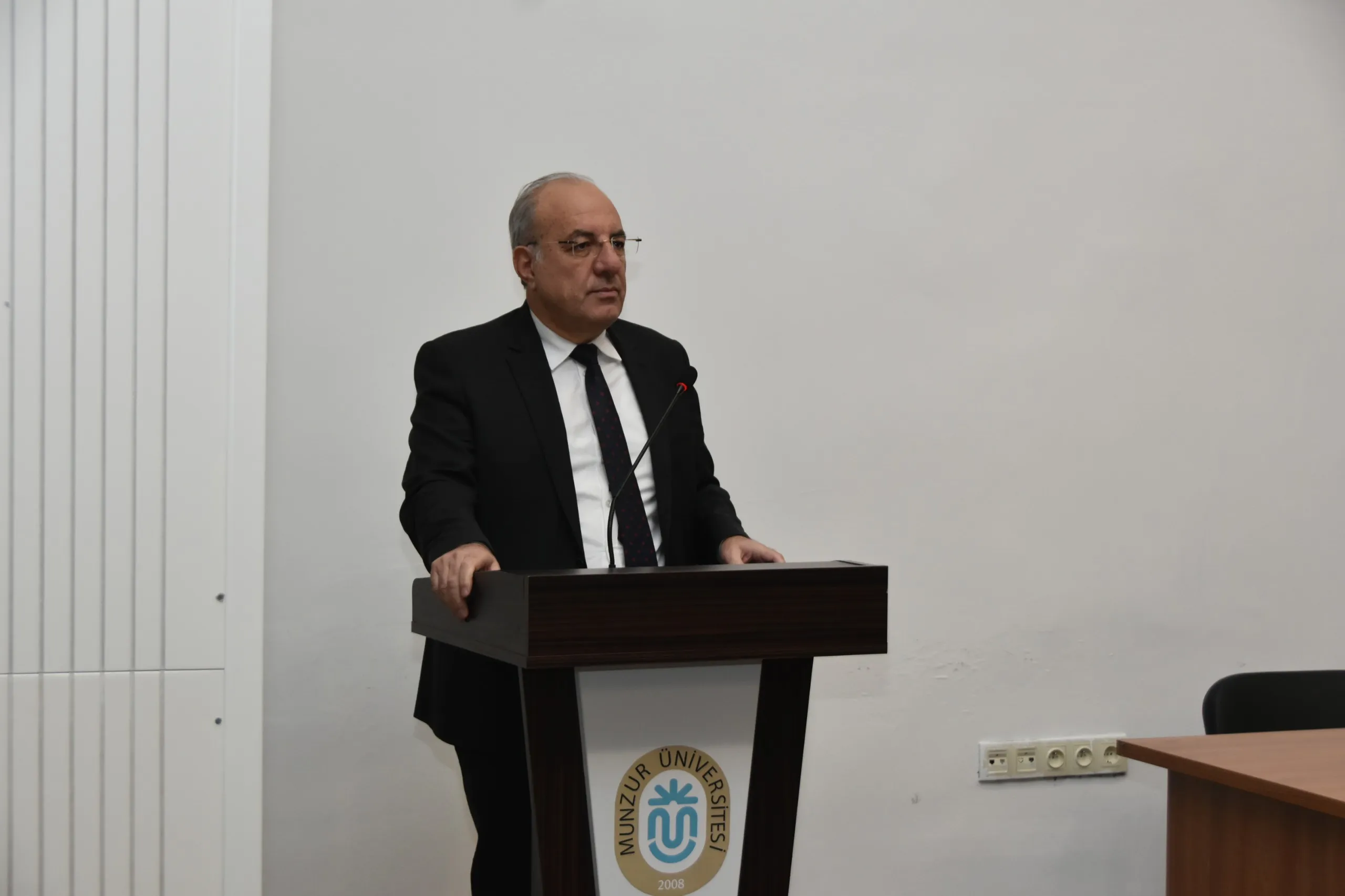 Rektörümüz Prof. Dr. Kenan PEKER, Üniversitemizin Ar-Ge Derslerinin Değerlendirme Toplantısına Katıldı