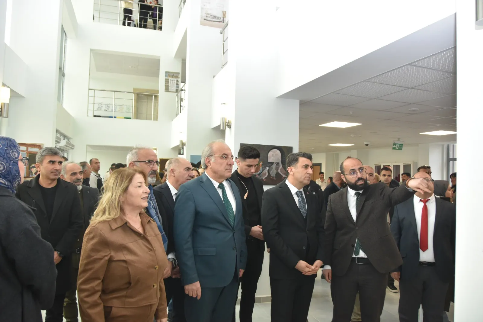 "Yol Bir Sürek Bin Bir": Munzur Üniversitesi’nde Alevilik ve Bektaşilik Sergisi Açıldı