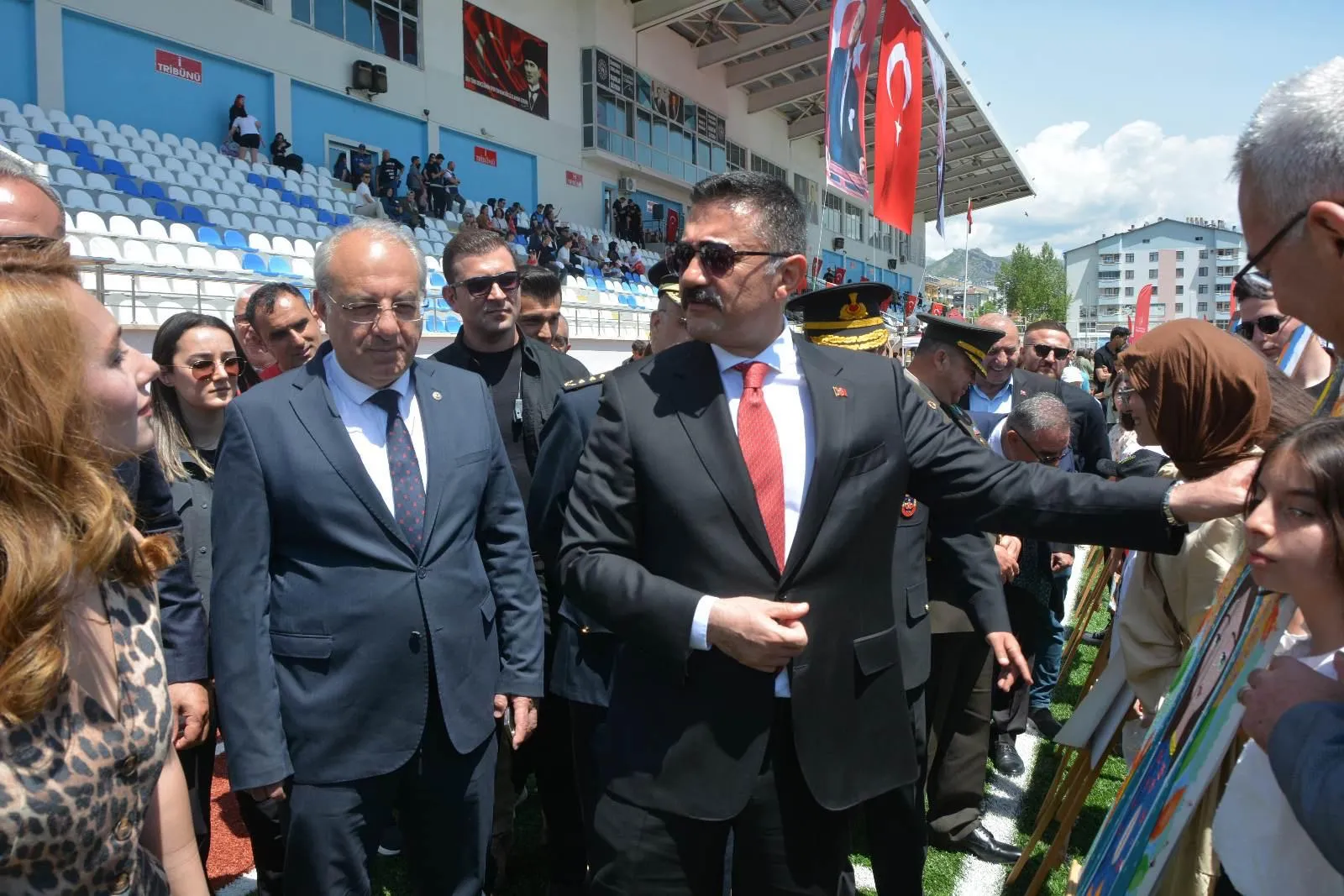 Rektörümüz Prof. Dr. Kenan PEKER, Tunceli Valiliği tarafından düzenlenen 19 Mayıs ATATÜRK'ü Anma, Gençlik ve Spor Bayramı Programına Katıldı