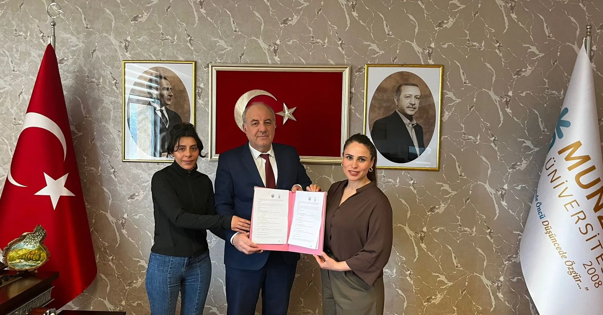 Munzur Üniversitesi ile Tunceli Ticaret ve Sanayi Odası, TOBB Tunceli Kadın Girişimciler Kurulu ve TOBB Tunceli Genç Girişimciler Kurulu Arasında İş Birliği Protokolü İmzalandı