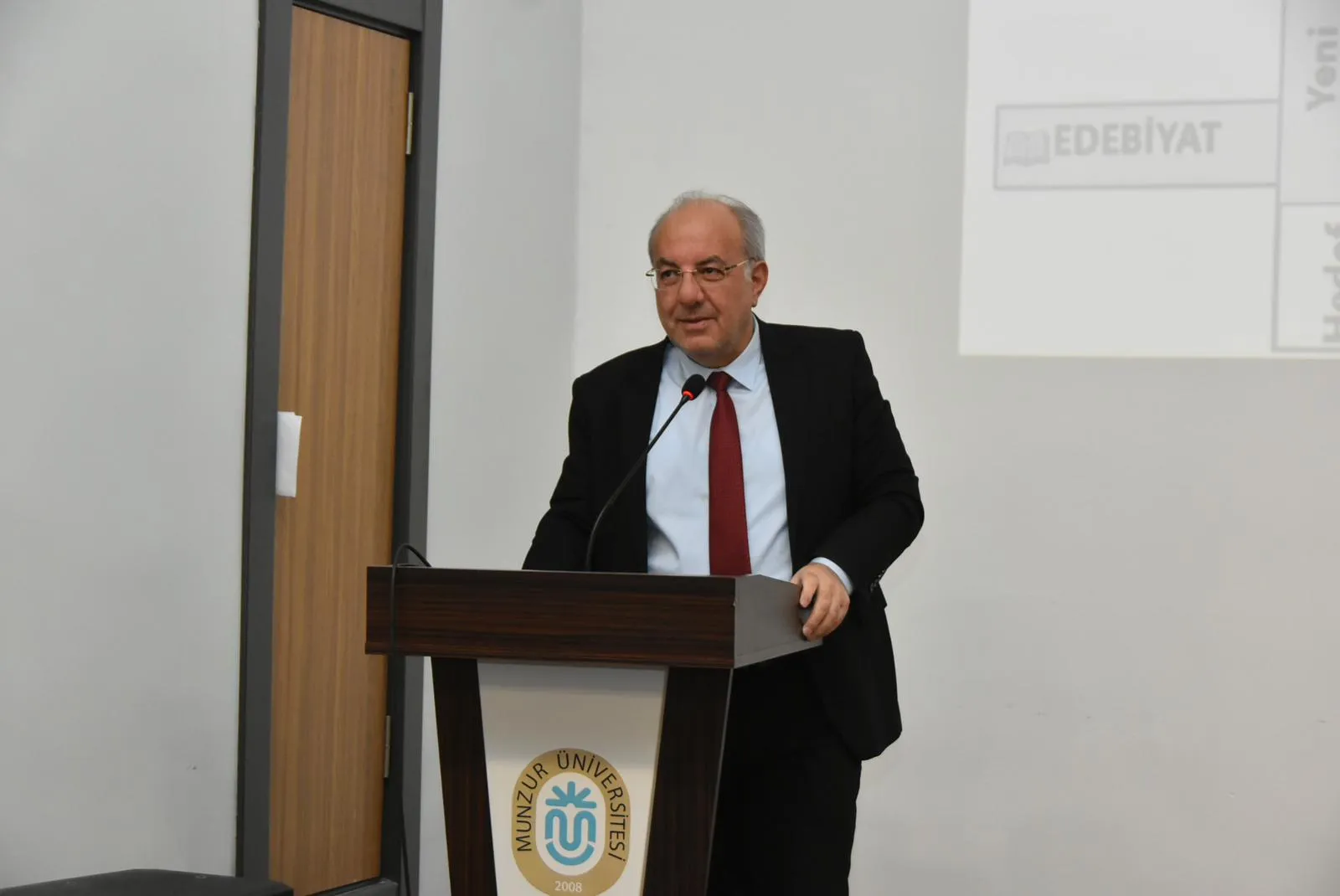Rektörümüz Prof. Dr. Kenan PEKER Başkanlığında “Bölgesel Kalkınma Odaklı Misyon Farklılaşması ile İhtisaslaşan ve Mükemmeliyet Merkezi”ne İlişkin Toplantı Gerçekleştirildi