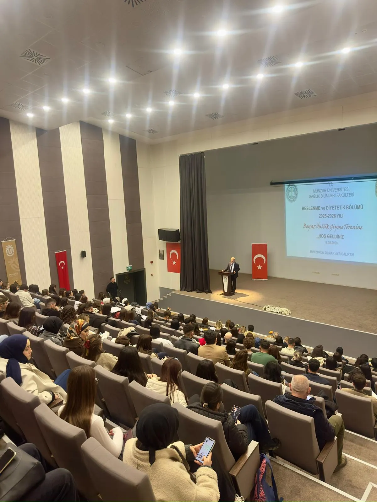 Rektörümüz Prof. Dr. Kenan PEKER, Sağlık Bilimleri Fakültesi Beslenme ve Diyetetik Bölümünün Beyaz Önlük Giyme Törenine Katıldı