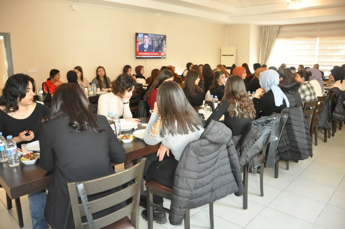 Ebelik Bölümü Öğrencileri Rektör Yardımcımız İle Buluştu