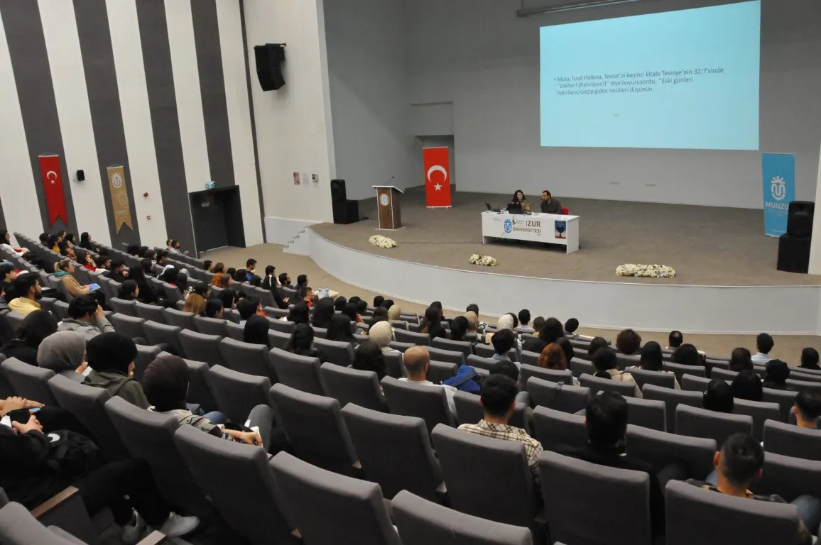 Üniversitemizde Edebiyat Söyleşileri Programı Gerçekleştirildi