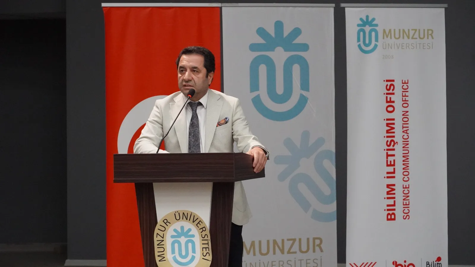 Munzur Üniversitesi’nde Prof. Dr. Fahrettin YAKUPHANOĞLU ile İlham Veren Bilim Buluşması: “Hayalindeki Fikirle Geleceğini Belirle”