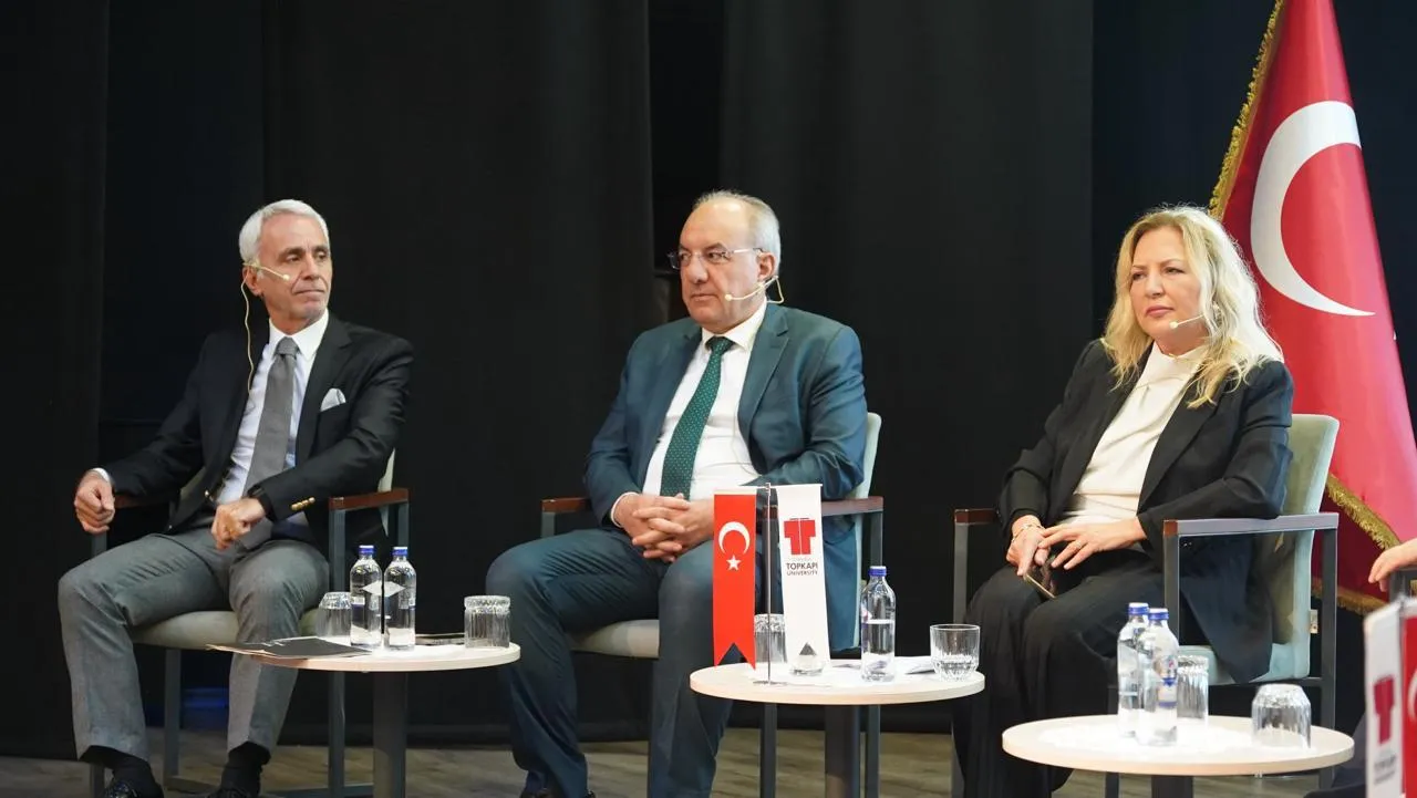 Rektörümüz Prof. Dr. Kenan PEKER, İstanbul Topkapı Üniversitesi’nin “Fikirden Değere: Akademi ve İş Dünyası Diyaloğu Zirvesi”de Konuşma Yaptı