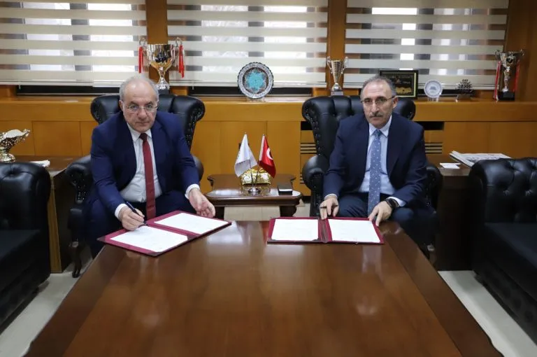 Munzur Üniversitesi ile Fırat Üniversitesi Arasında Ar-Ge İş Birliği Protokolü İmzalandı