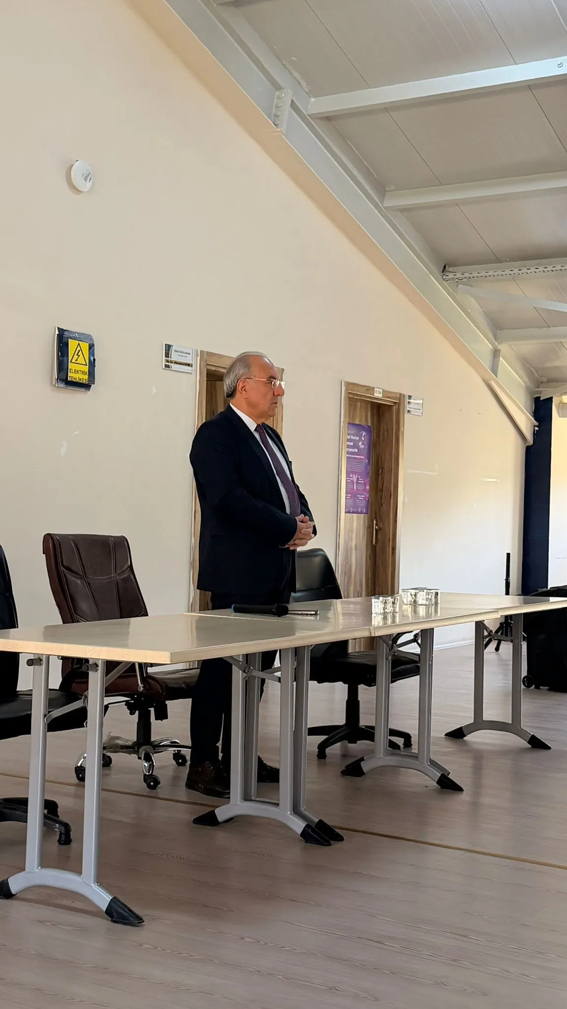 Rektörümüz Prof. Dr. Kenan PEKER, Çemişgezek MYO'da “Munzur Üniversitesi’nin Farklılaştırılmış Uluslararası Kariyer Fırsatları” Konulu Söyleşide Öğrencilerle Bir Araya Geldi