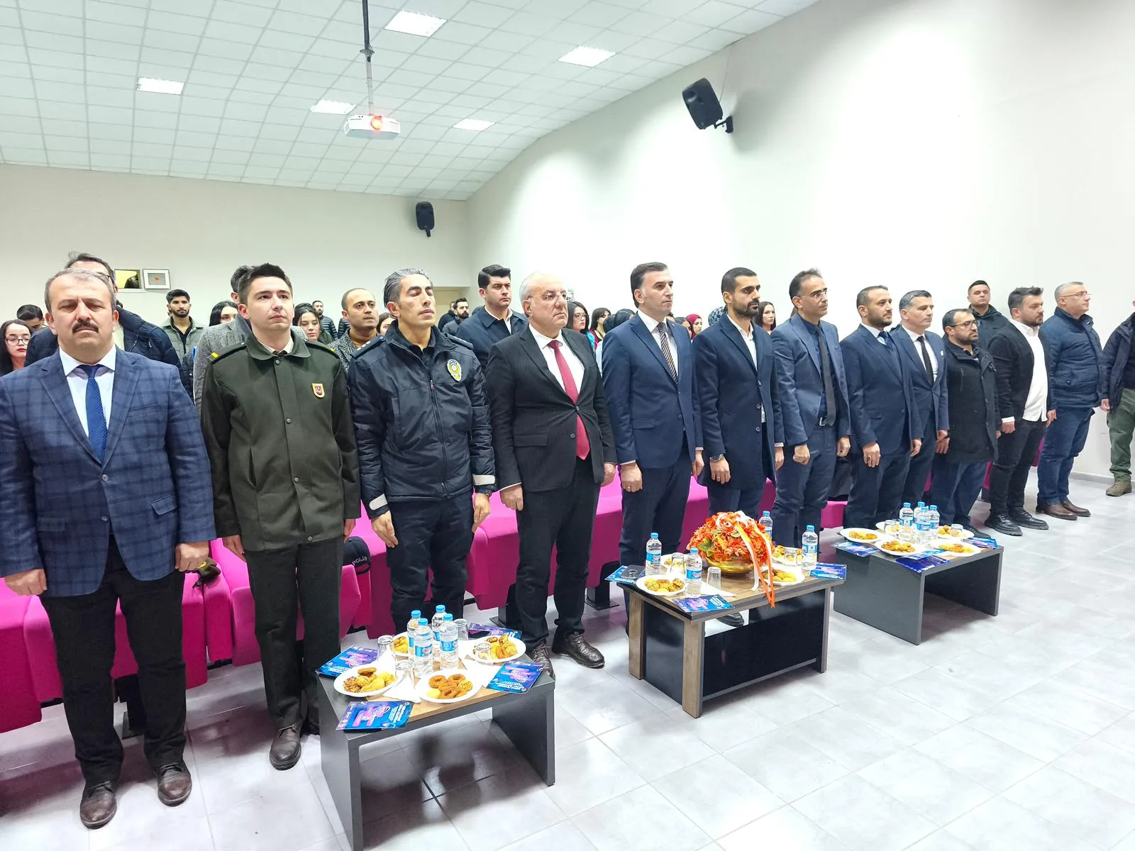 Munzur Üniversitesi Öğrencileri Vatandaşları Dijital Dolandırıcılığa Karşı Bilinçlendirdi