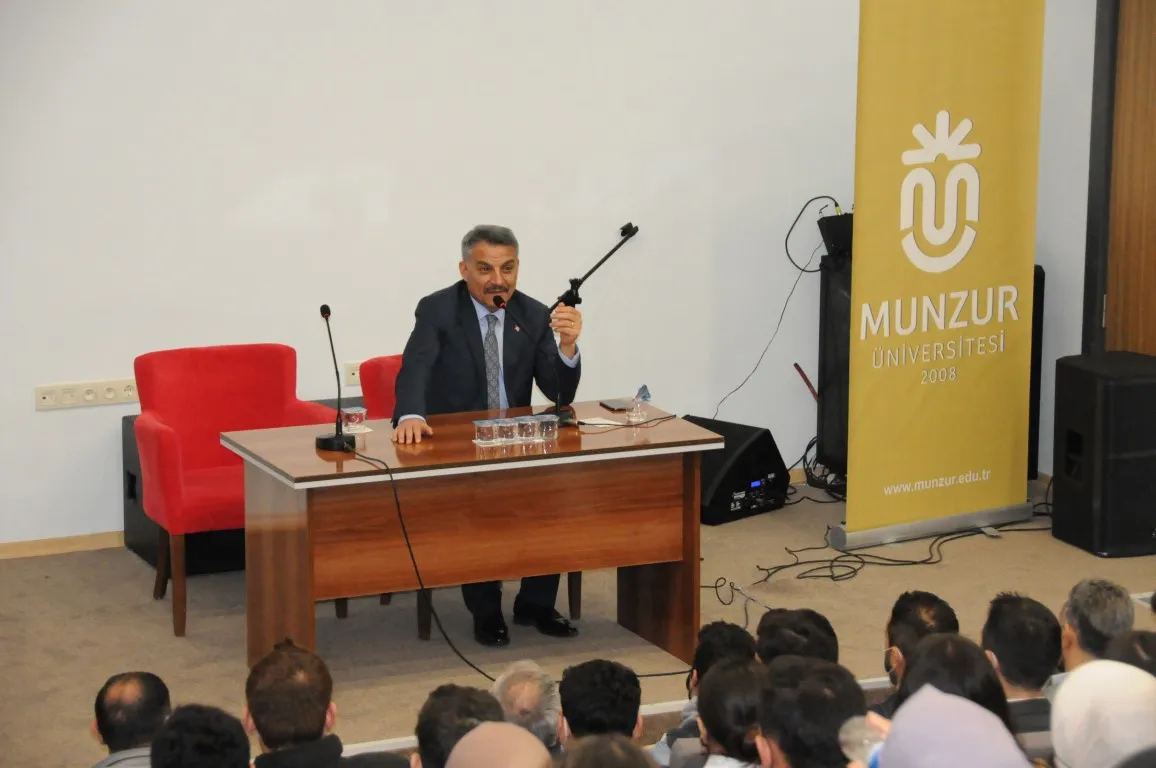 Üniversitemizde “Gençlerle Söyleşi” Programı Düzenlendi