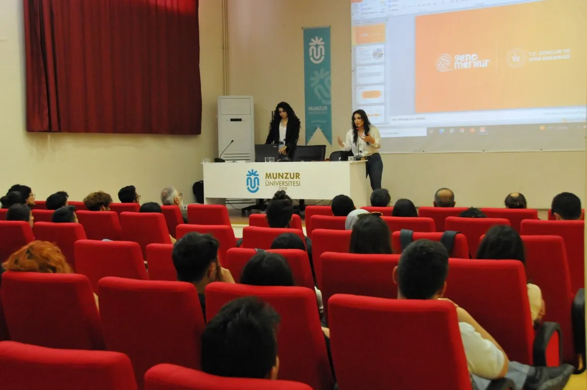 Üniversitemizde “Genç Merkür İletişim Programı” Düzenlendi