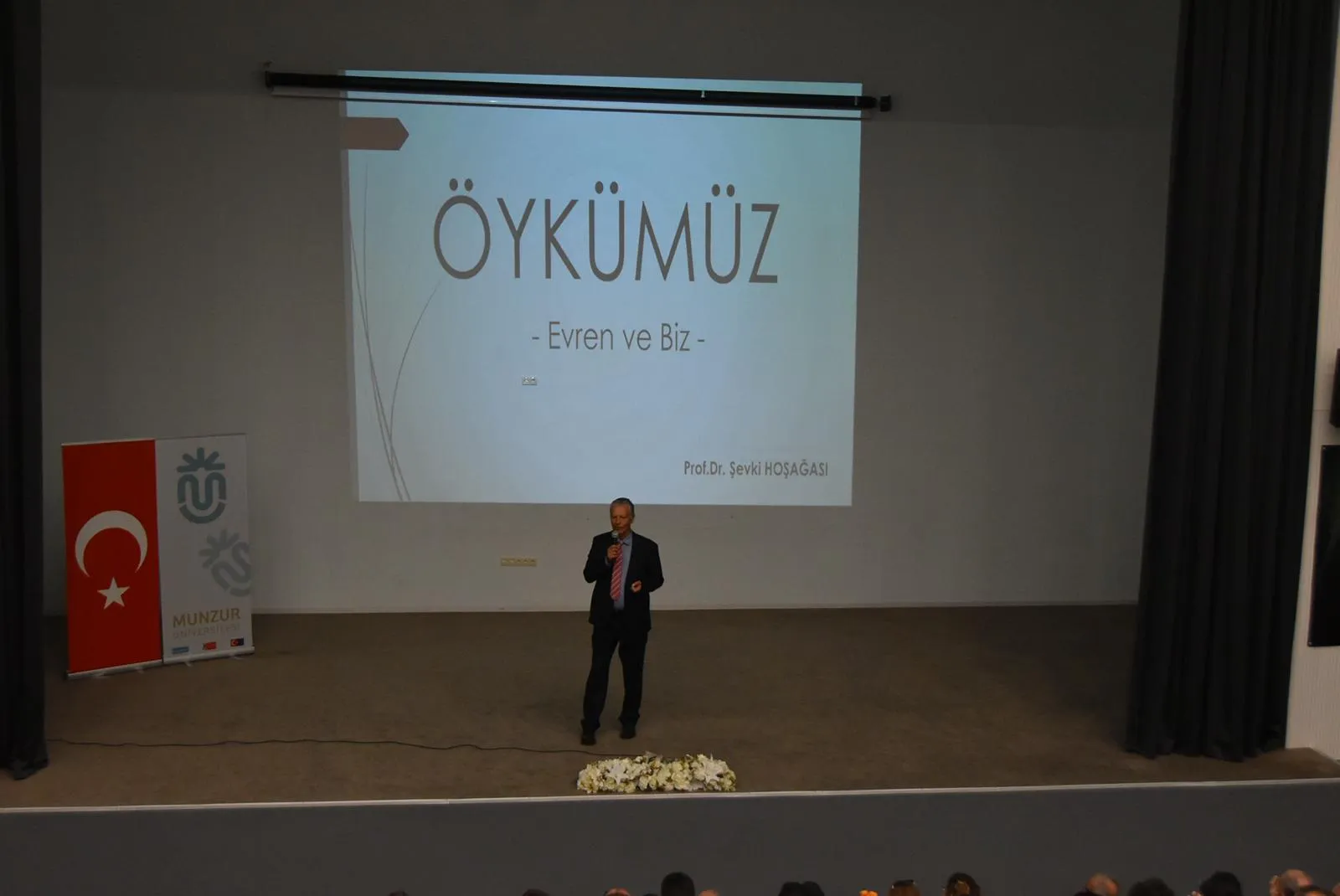 Munzur Üniversitesi'nde “Öykümüz; Evren ve Biz” Etkinliği Prof. Dr. Şevki HOŞAĞASI’nın Sunumları ile Gerçekleştirildi