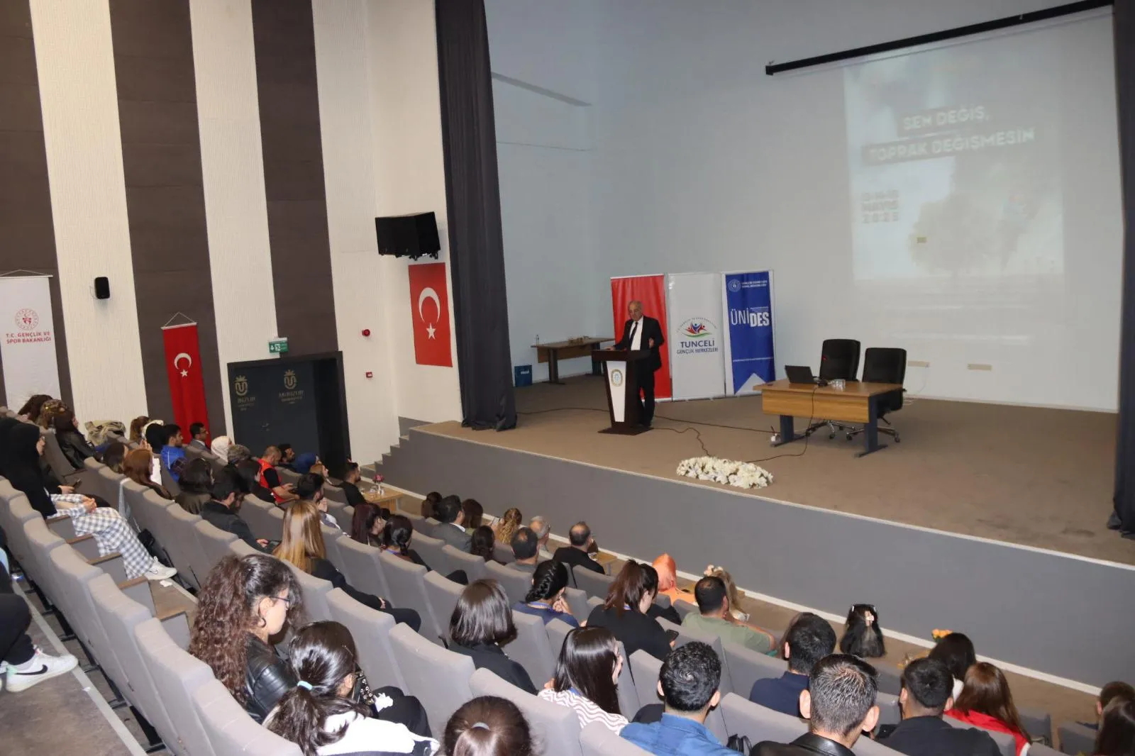 Munzur Üniversitesi’nden Çevreye Duyarlı Proje “Sen Değiş, Toprak Değişmesin”