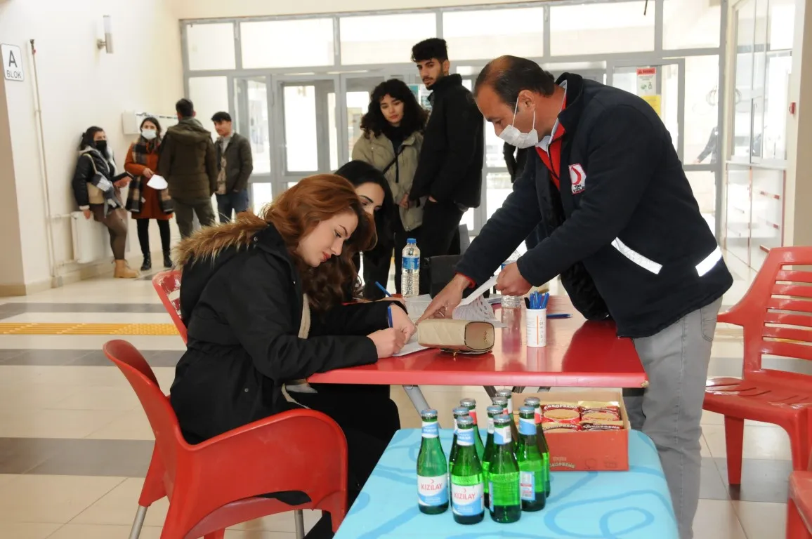 Üniversitemizde "Kan Bağışı Etkinliği" Gerçekleştirildi