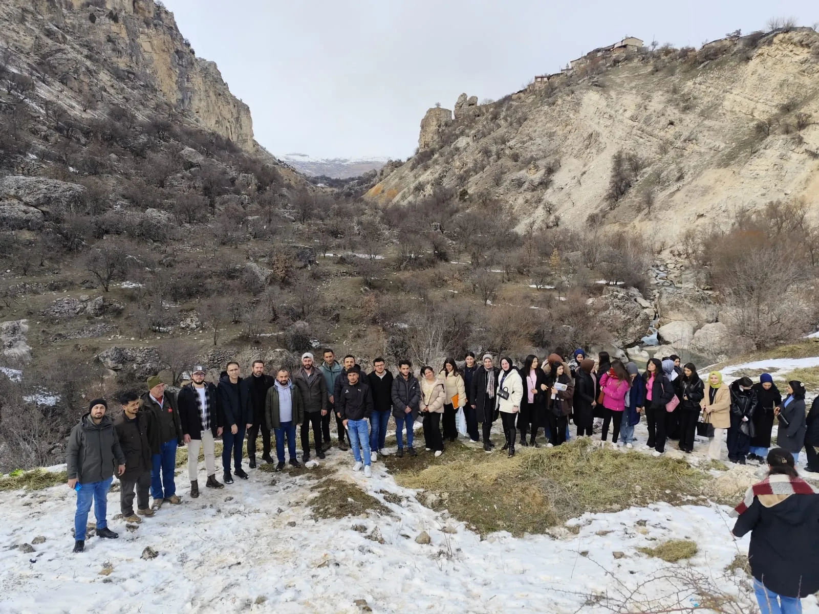 Munzur Üniversitesi'nin Çemişgezek MYO Öğrencilerinden Yaban Hayatına Destek