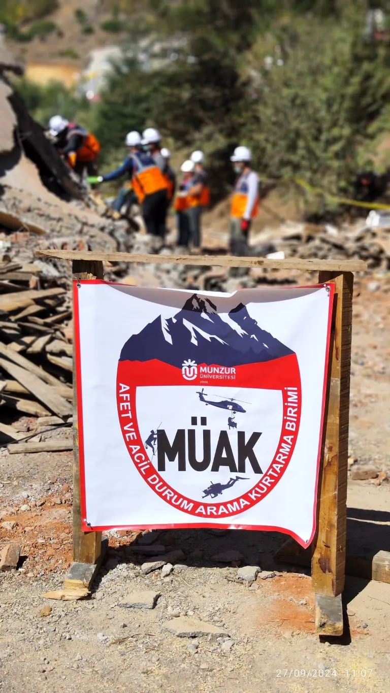 Tunceli İl Afet ve Acil Müdürlüğünün Depremde Arama ve Kurtarma Eğitimine Munzur Üniversite’sinin (MÜAK) Gönüllüleri de Katıldı