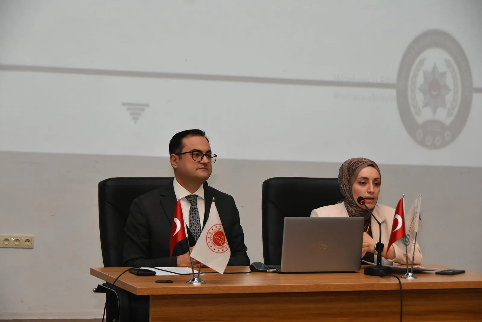 Munzur Üniversitesi'nde ''Bilişim Sistemlerini Kullanmak Suretiyle Dolandırıcılık ve Yasadışı Bahis ile Mücadele'' Konulu Konferans Gerçekleştirildi