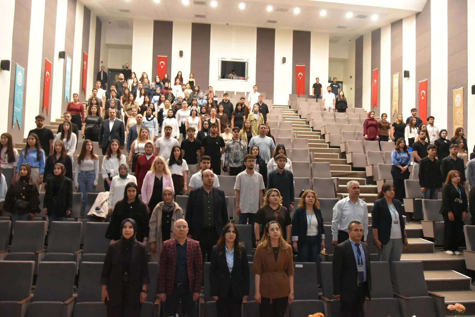 Munzur Üniversitesi Pertek Sakine Genç MYO’da “Sürdürülebilir Gelecek İçin Mesleklerin Dönüşümü” Konulu II. Öğrenci Çalıştayı Gerçekleştirildi