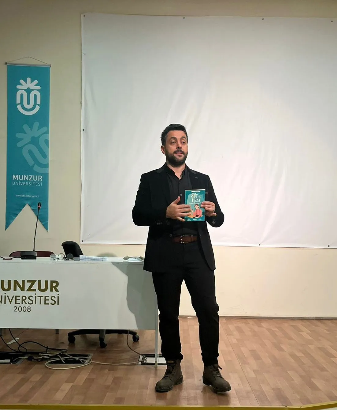 Munzur Üniversitesi'nde Dünya Çocuk Kitapları Haftası'nda Yazarlık Atölyesi Gerçekleştirildi