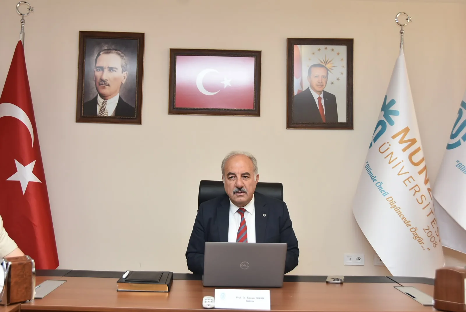 Munzur Üniversitesi, 15 Temmuz Demokrasi ve Milli Birlik Günü Vesilesiyle Rektörümüz Prof. Dr. Kenan PEKER Başkanlığında “İrade Bizim, Zafer Bizim” Temalı Senato Toplantısını Gerçekleştirdi