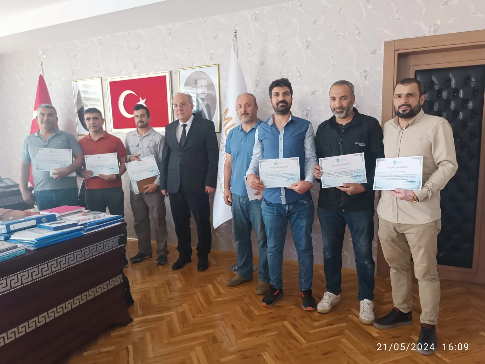 Rektörümüz Prof. Dr. Kenan Peker'den Teknik Personellere Teşekkür Belgesi