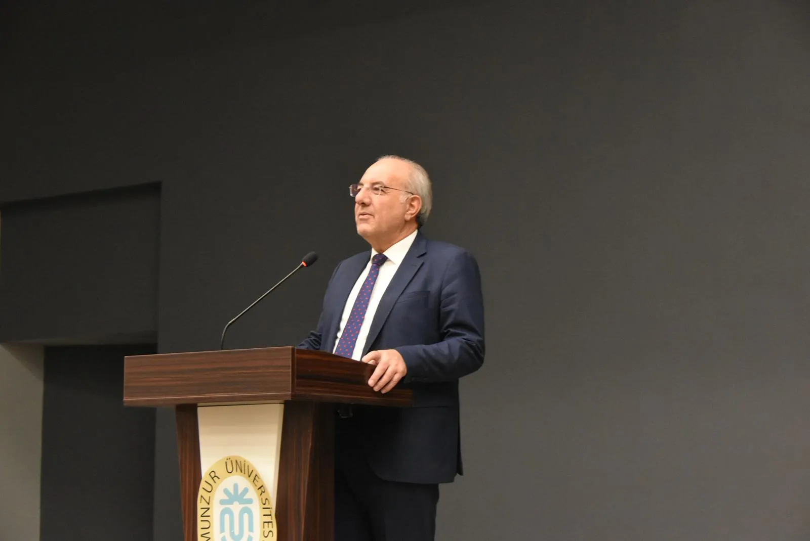 Munzur Üniversitesi'nde “2030’a Doğru Türk Yükseköğretim Vizyonu ve Kariyer Fırsatları” Konulu Bilimsel Söyleşi Gerçekleştirildi