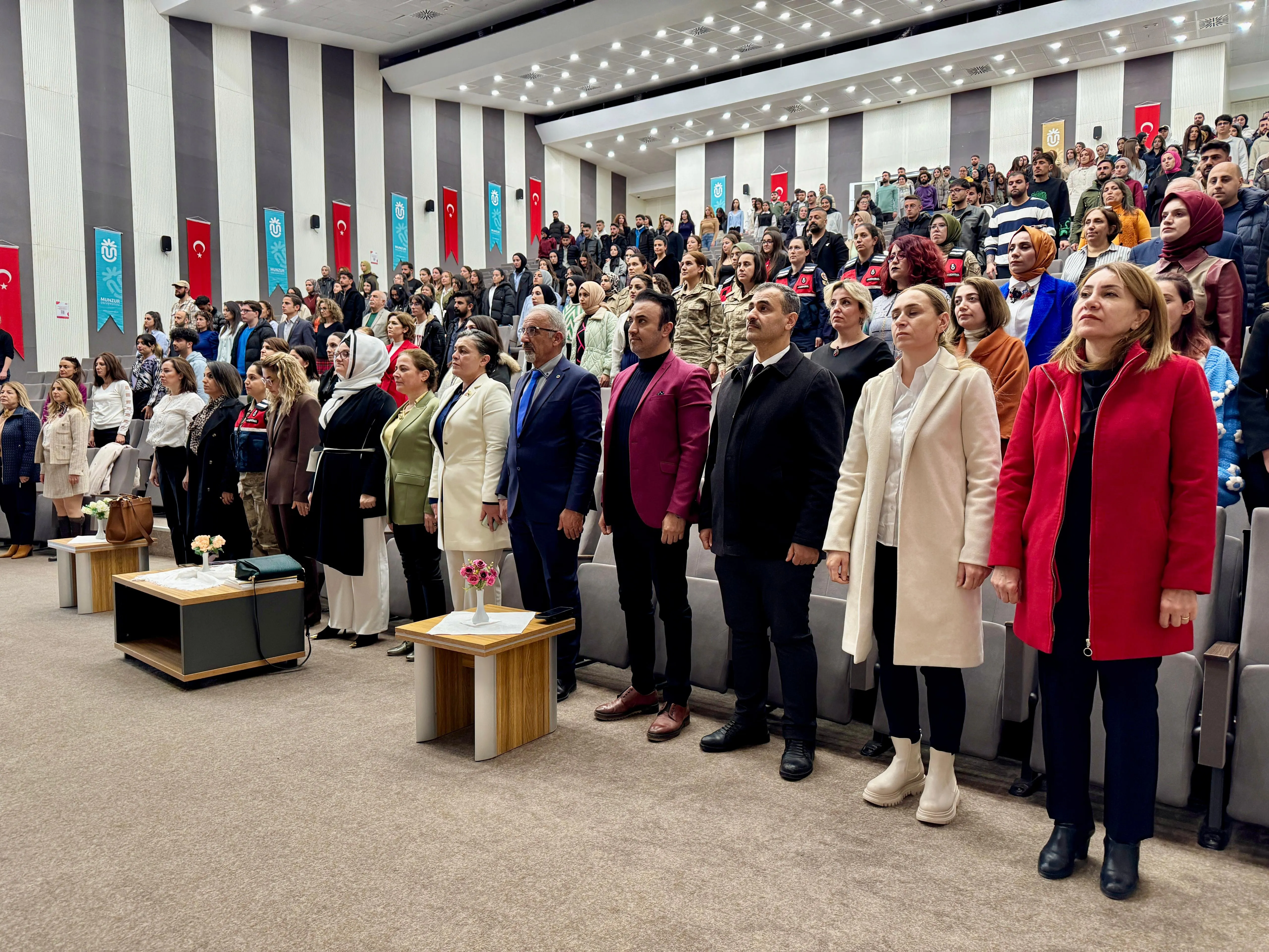 Munzur Üniversitesi Uluslararası 8 Mart Dünya Kadınlar Gününü Kutladı