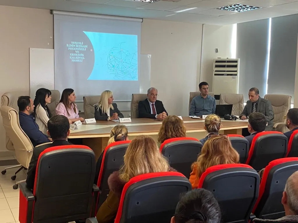 Tunceli İlinin İktisadi Potansiyeli ve Ekolojik Kalkınma Modeli Çalıştayı Düzenlendi