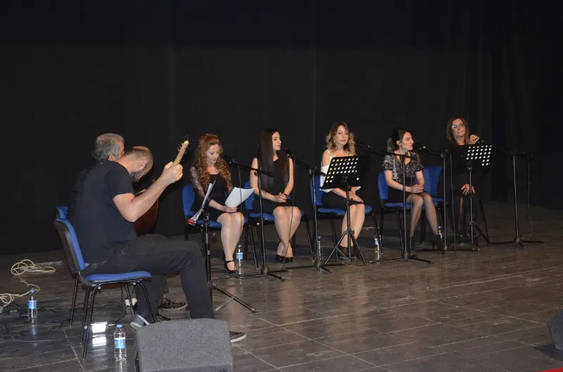 Üniversitemiz Kadın Halk Müziği Topluluğu İlk Konserini Verdi